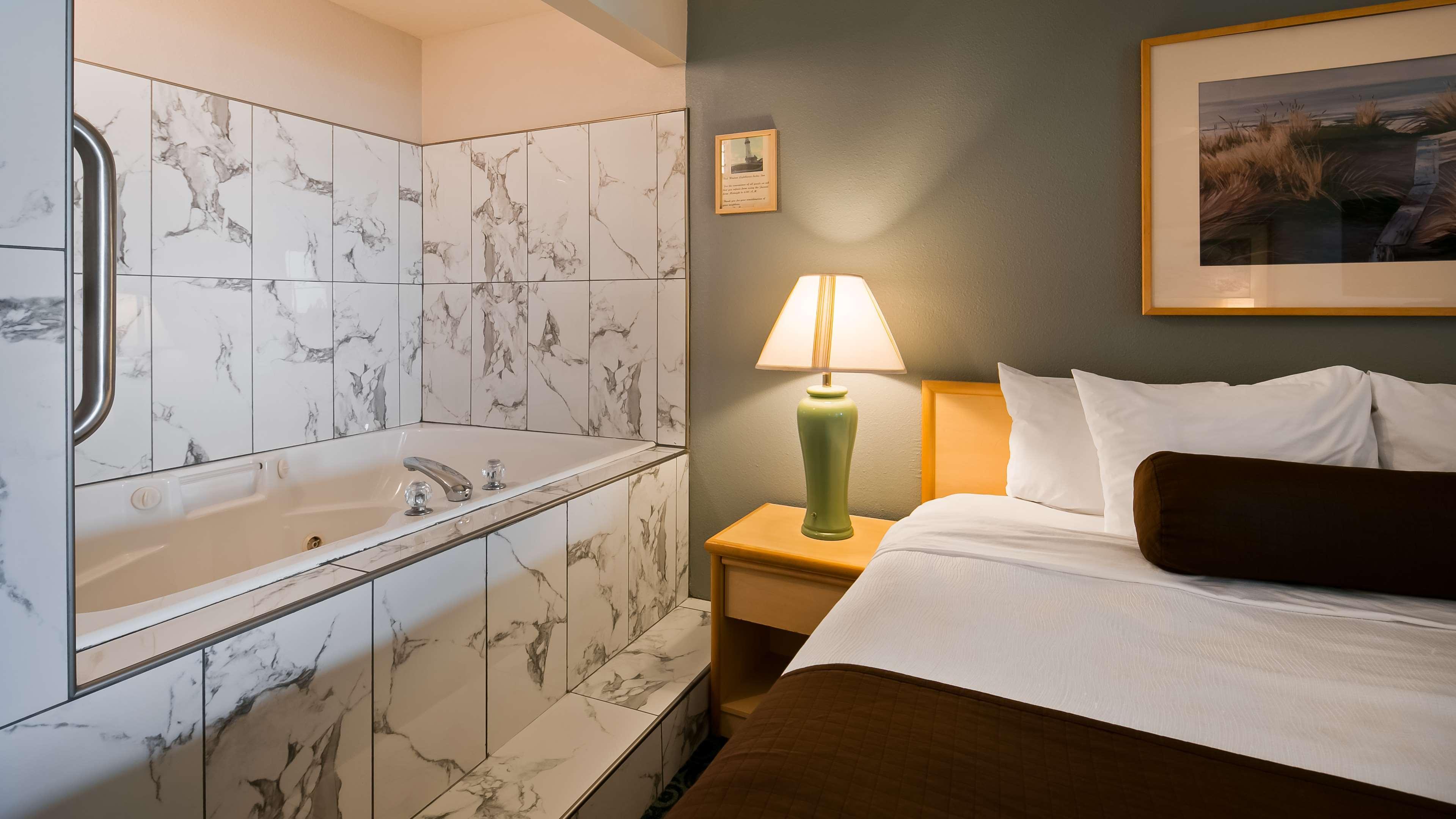 Lighthouse Suites Inn Ошен Шорс Экстерьер фото